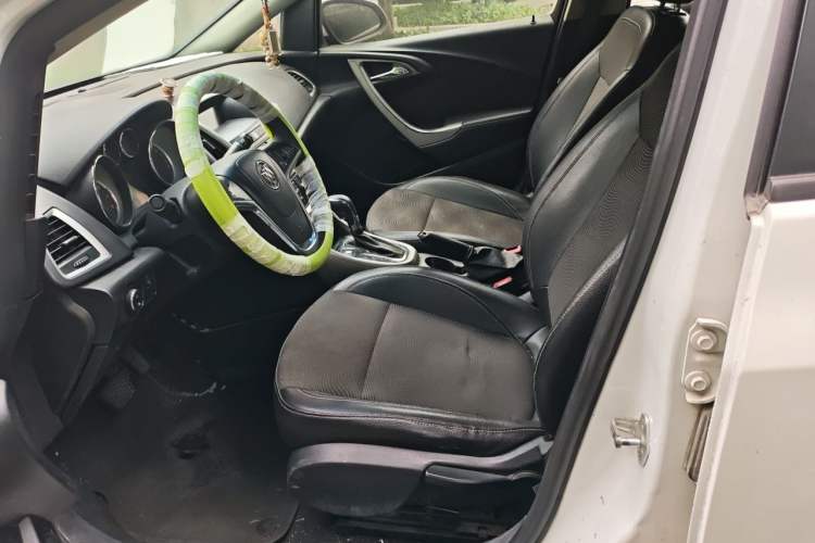 Used Buick GT 2014 XT 1.6L Automatic Fashion Edition Left Front Seat