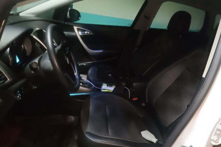 Used Buick GT 2014 XT 1.6L Automatic Fashion Edition Left Front Seat