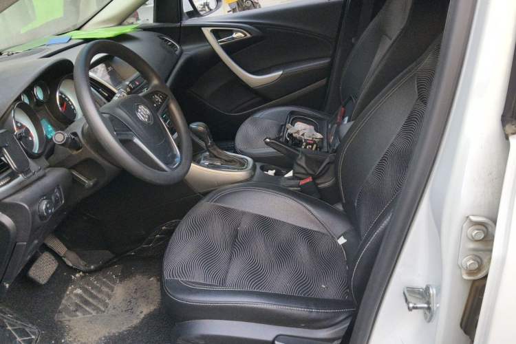 Used Buick GT 2014 XT 1.6L Automatic Fashion Edition Left Front Seat