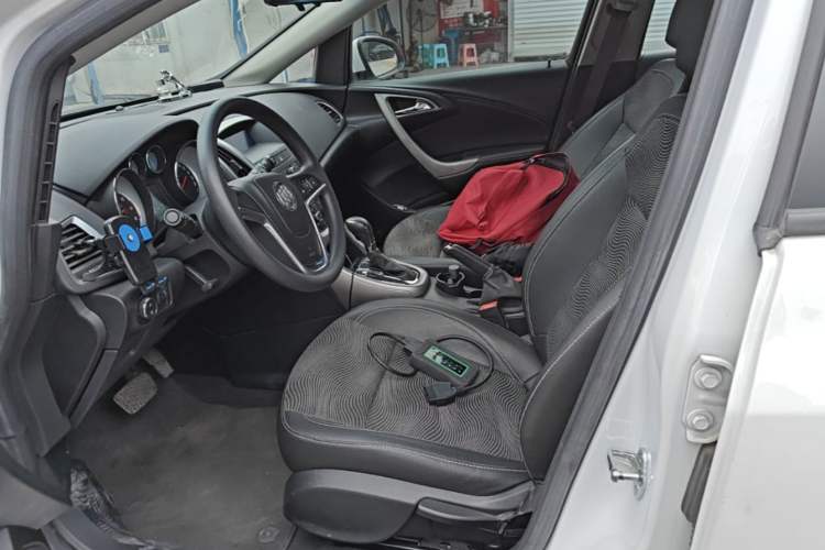 Used Buick GT 2014 XT 1.6L Automatic Fashion Edition Left Front Seat