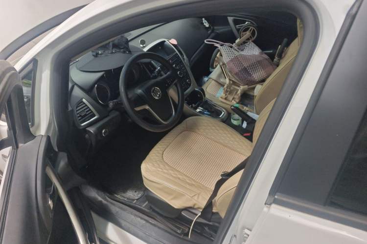 Used Buick GT 2014 XT 1.6L Automatic Fashion Edition Left Front Seat