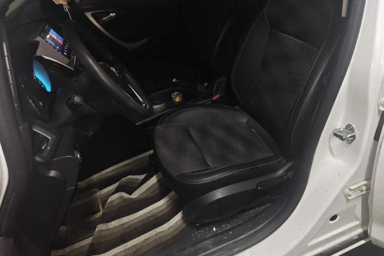 Used Buick GT 2014 XT 1.6L Automatic Fashion Edition Left Front Seat