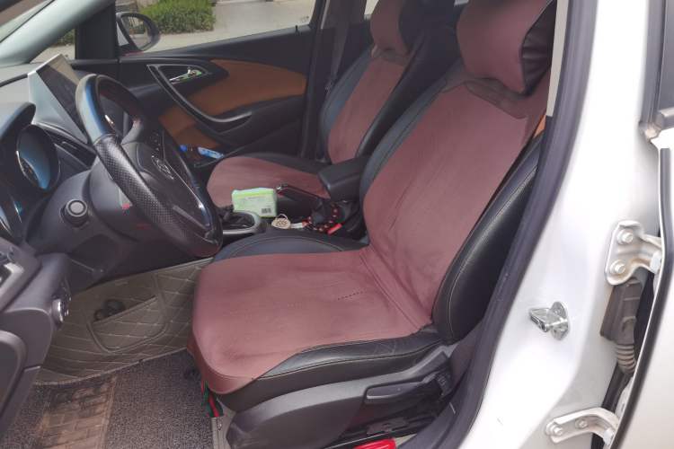 Used Buick GT 2014 XT 1.6L Automatic Fashion Edition Left Front Seat