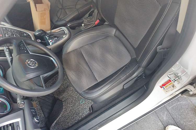 Used Buick GT 2014 XT 1.6L Automatic Fashion Edition Left Front Seat