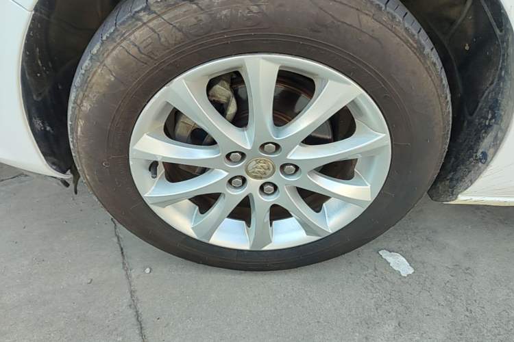 Used Buick GT 2014 XT 1.6L Manual Entry-Level Model Left Front Wheel Hub
