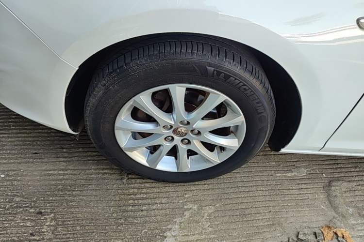 Used Buick GT 2014 XT 1.6L Automatic Fashion Edition Left Front Wheel Hub