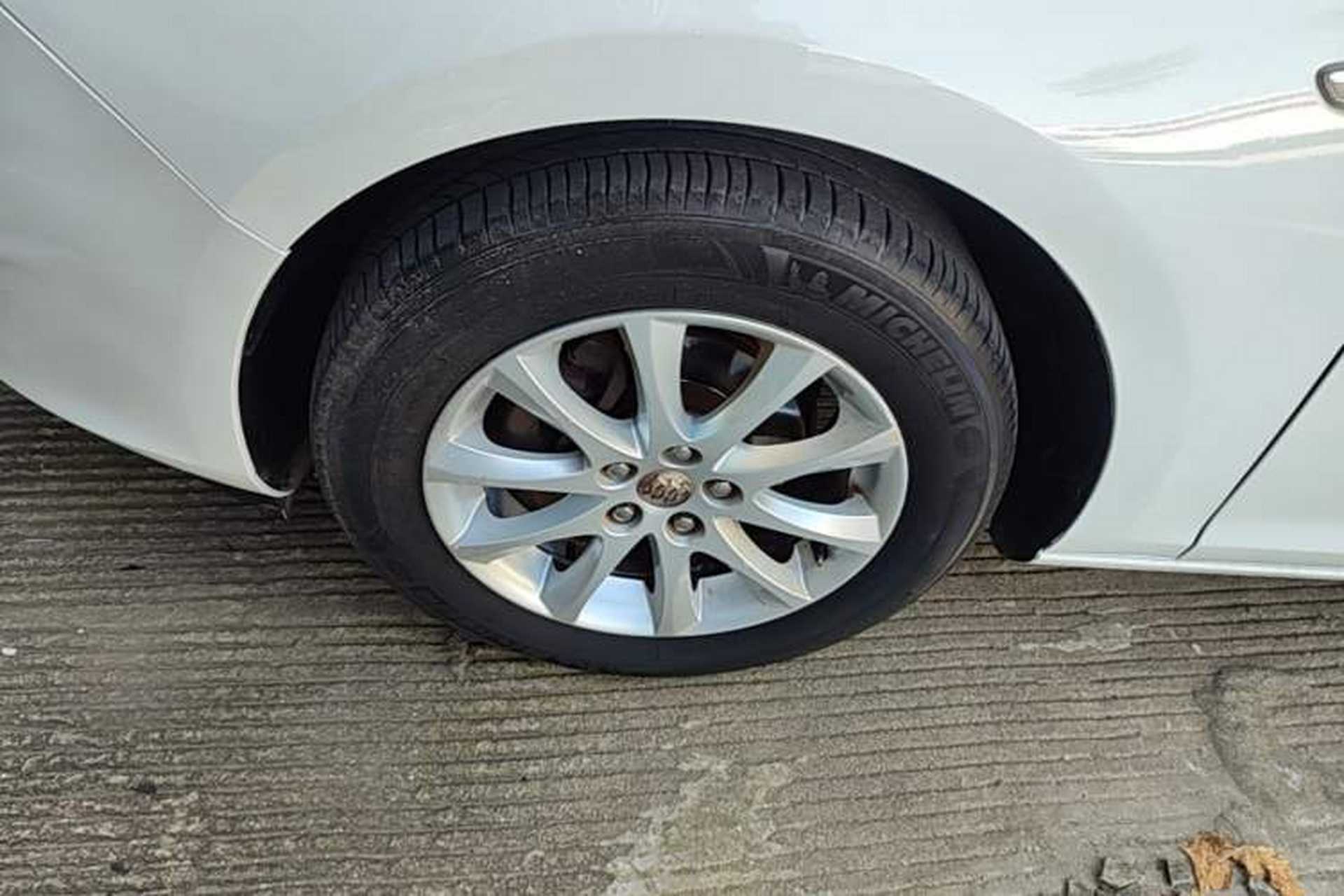 Used Buick GT 2014 XT 1.6L Automatic Fashion Edition Left Front Wheel Hub