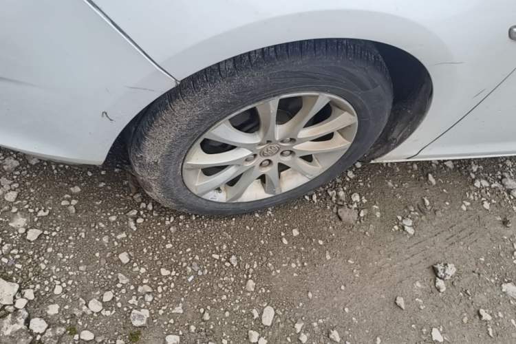 Used Buick GT 2014 XT 1.6L Automatic Fashion Edition Left Front Wheel Hub