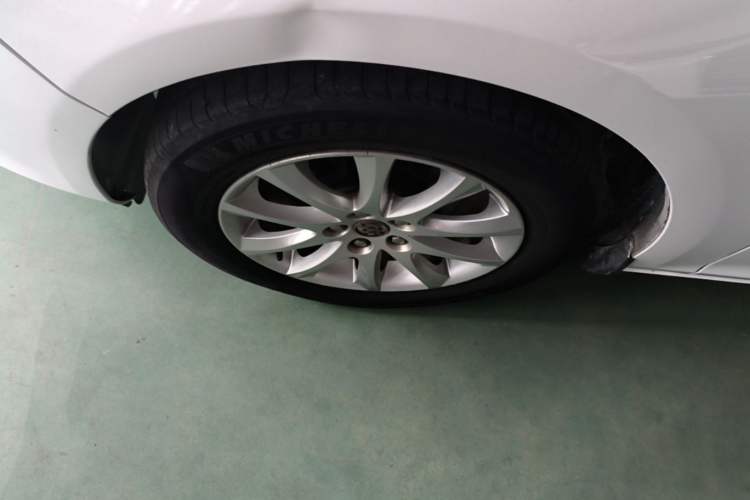 Used Buick GT 2014 XT 1.6L Automatic Fashion Edition Left Front Wheel Hub