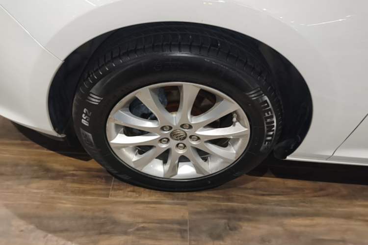 Used Buick GT 2014 XT 1.6L Automatic Fashion Edition Left Front Wheel Hub
