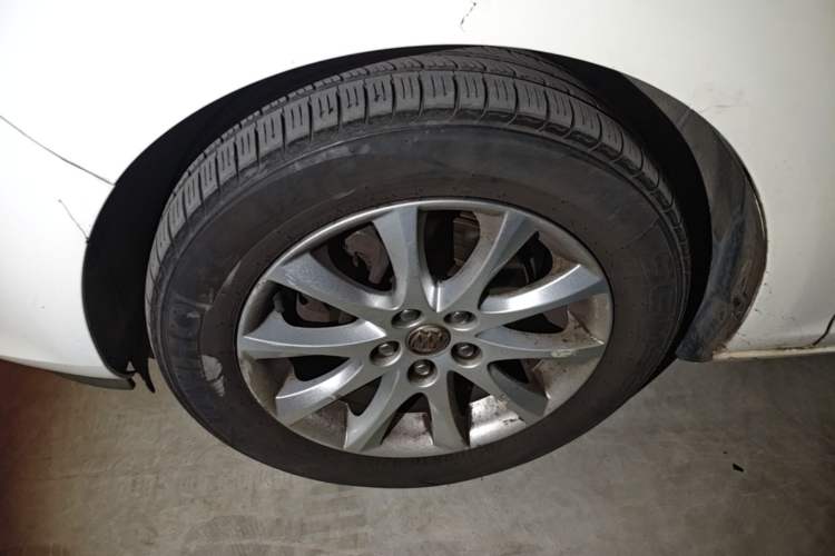 Used Buick GT 2014 XT 1.6L Automatic Fashion Edition Left Front Wheel Hub