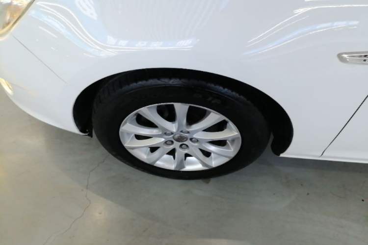 Used Buick GT 2014 XT 1.6L Automatic Fashion Edition Left Front Wheel Hub
