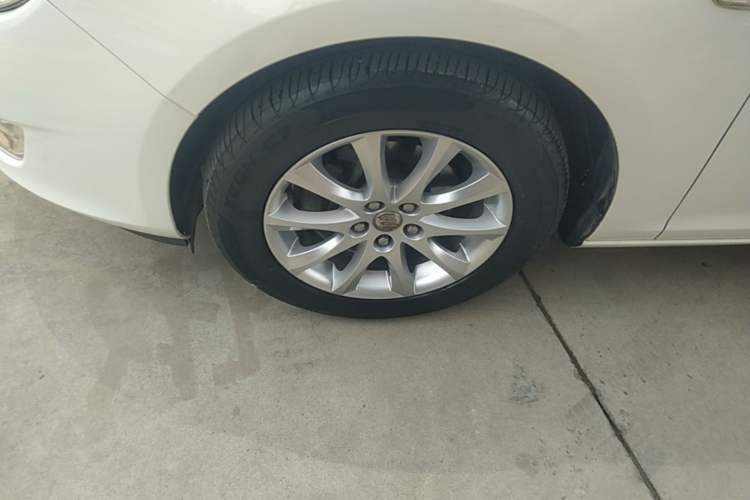 Used Buick GT 2014 XT 1.6L Automatic Fashion Edition Left Front Wheel Hub