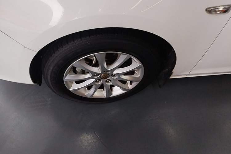 Used Buick GT 2014 XT 1.6L Automatic Fashion Edition Left Front Wheel Hub