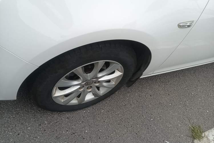 Used Buick GT 2014 XT 1.6L Automatic Fashion Edition Left Front Wheel Hub
