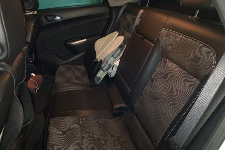 Used Buick GT 2014 XT 1.6L Automatic Fashion Edition Left Rear Seat