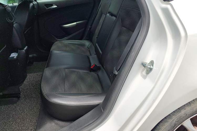 Used Buick GT 2014 XT 1.6L Automatic Comfort Edition Left Rear Seat