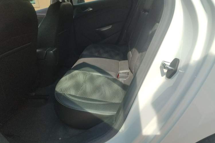 Used Buick GT 2014 XT 1.6L Automatic Fashion Edition Left Rear Seat