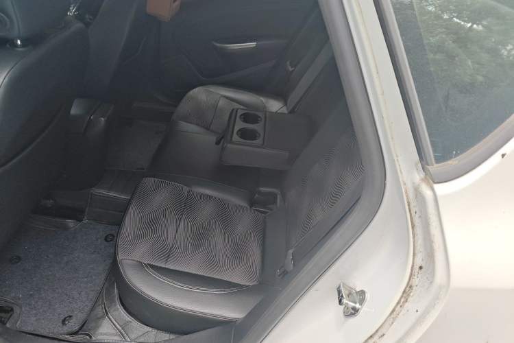 Used Buick GT 2014 XT 1.6L Automatic Fashion Edition Left Rear Seat