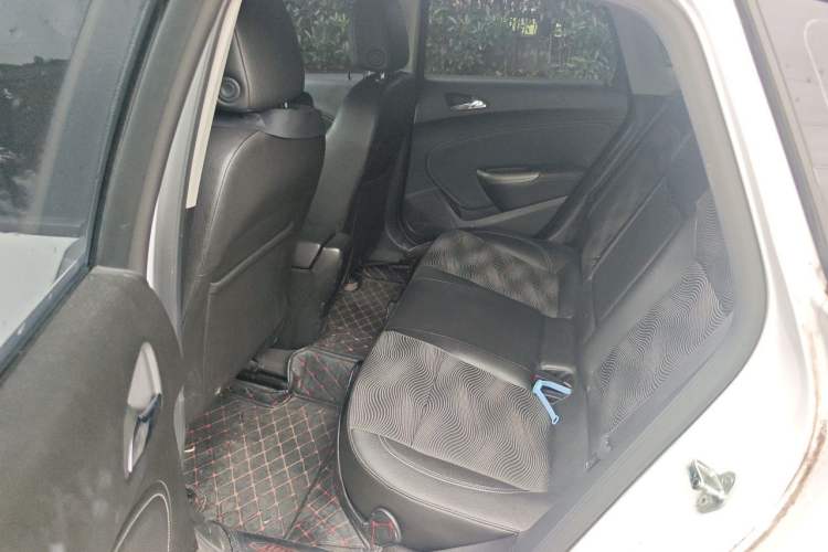 Used Buick GT 2014 XT 1.6L Automatic Fashion Edition Left Rear Seat