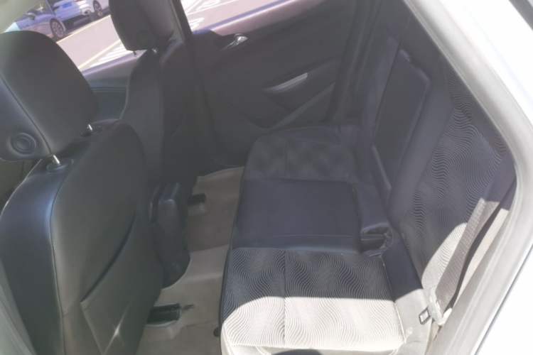 Used Buick GT 2014 XT 1.6L Automatic Fashion Edition Left Rear Seat