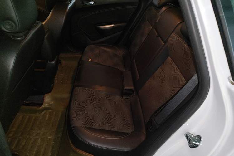 Used Buick GT 2014 XT 1.6L Automatic Fashion Edition Left Rear Seat