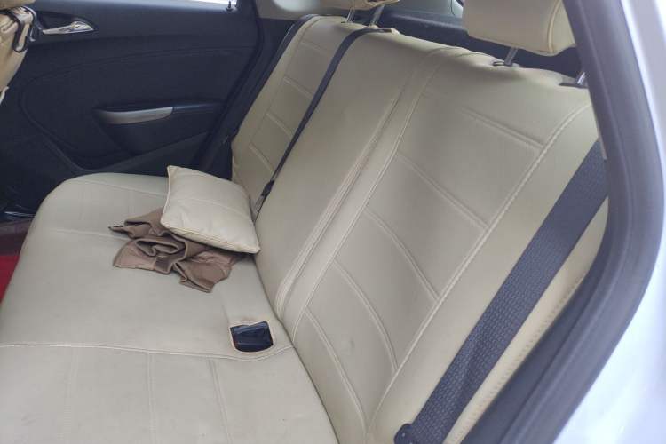 Used Buick GT 2014 XT 1.6L Automatic Fashion Edition Left Rear Seat