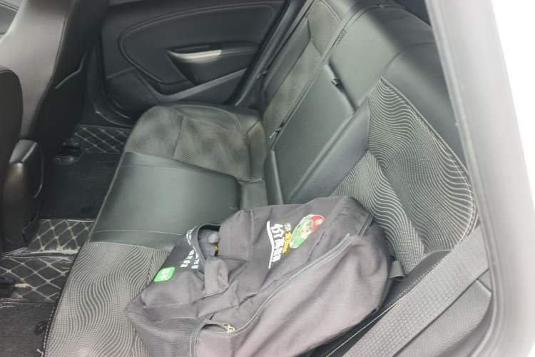 Used Buick GT 2014 XT 1.6L Automatic Fashion Edition Left Rear Seat