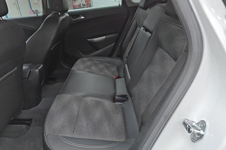 Used Buick GT 2014 XT 1.6L Automatic Fashion Edition Left Rear Seat