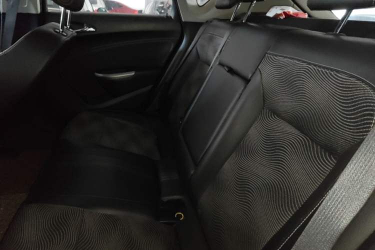 Used Buick GT 2014 XT 1.6L Automatic Fashion Edition Left Rear Seat