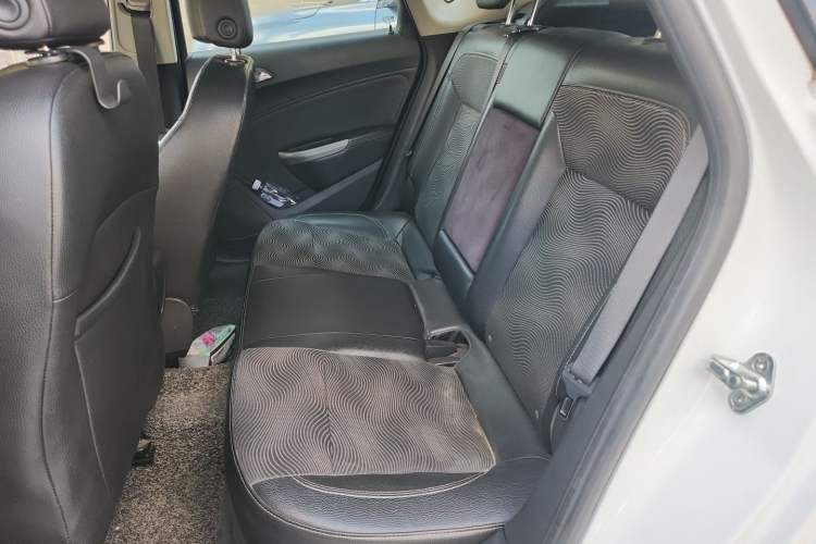 Used Buick GT 2014 XT 1.6L Automatic Fashion Edition Left Rear Seat