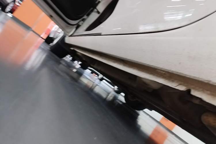 Used Buick GT 2014 XT 1.6L Automatic Fashion Edition Left Side Sill