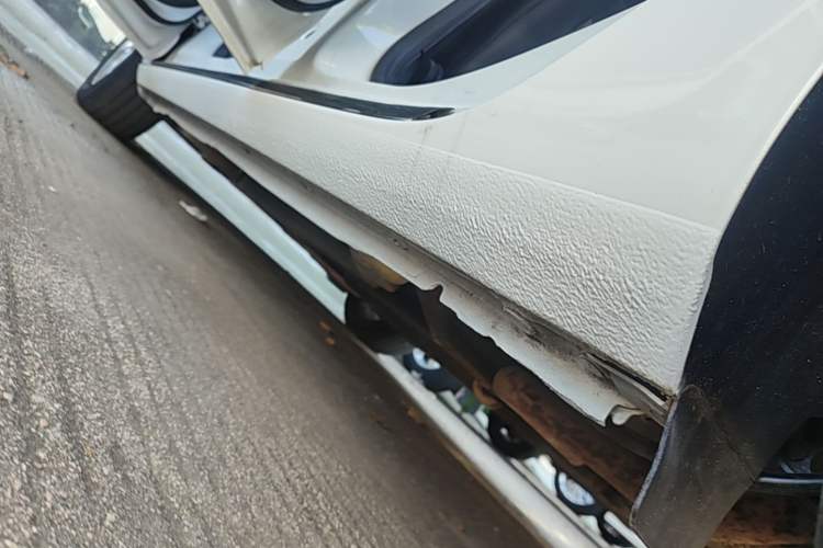 Used Buick GT 2014 XT 1.6L Automatic Fashion Edition Left Side Sill