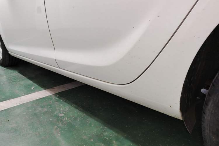 Used Buick GT 2014 XT 1.6L Automatic Fashion Edition Left Side Sill