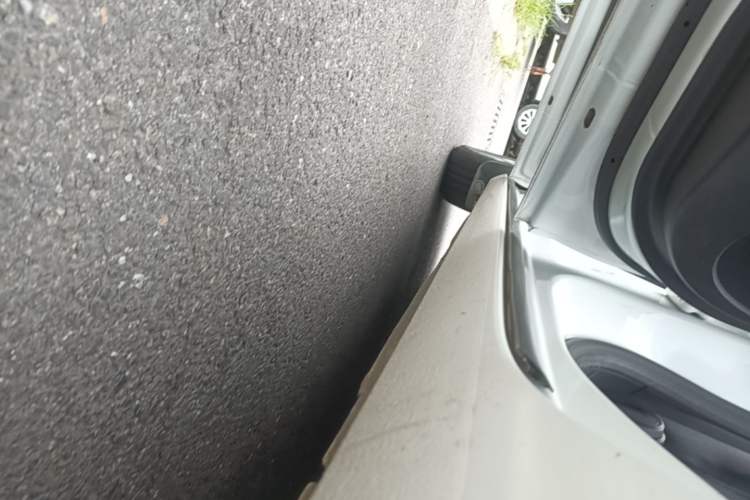 Used Buick GT 2014 XT 1.6L Automatic Fashion Edition Left Side Sill