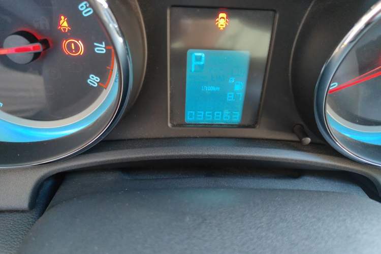 Used Buick GT 2014 XT 1.6L Automatic Fashion Edition Odometer Close Up