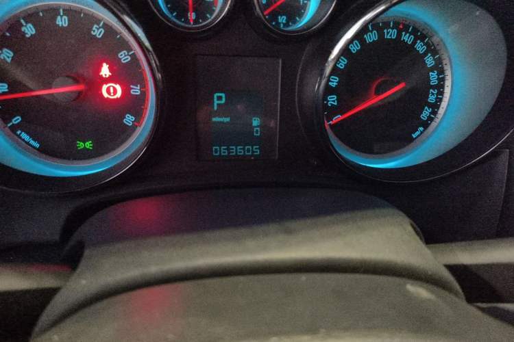Used Buick GT 2014 XT 1.6L Automatic Fashion Edition Odometer Close Up