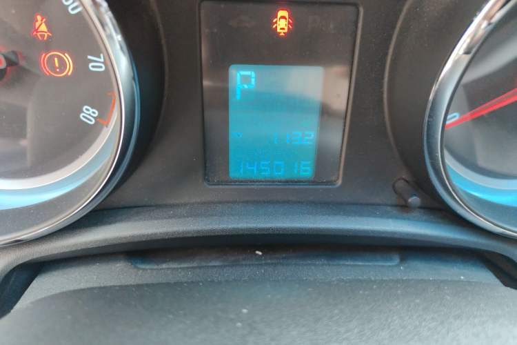 Used Buick GT 2014 XT 1.6L Automatic Fashion Edition Odometer Close Up
