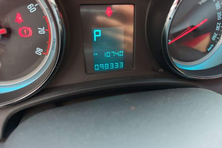 Used Buick GT 2014 XT 1.6L Automatic Fashion Edition Odometer Close Up