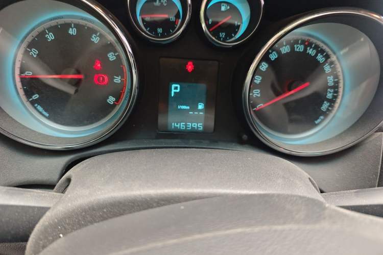 Used Buick GT 2014 XT 1.6L Automatic Fashion Edition Odometer Close Up