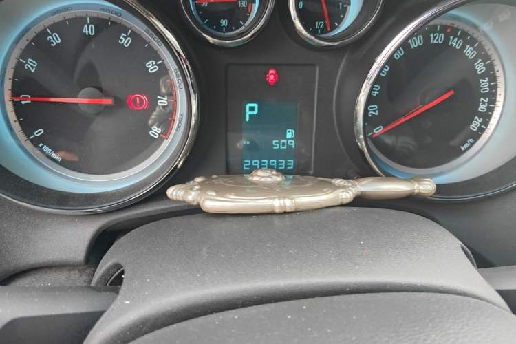 Used Buick GT 2014 XT 1.6L Automatic Fashion Edition Odometer Close Up