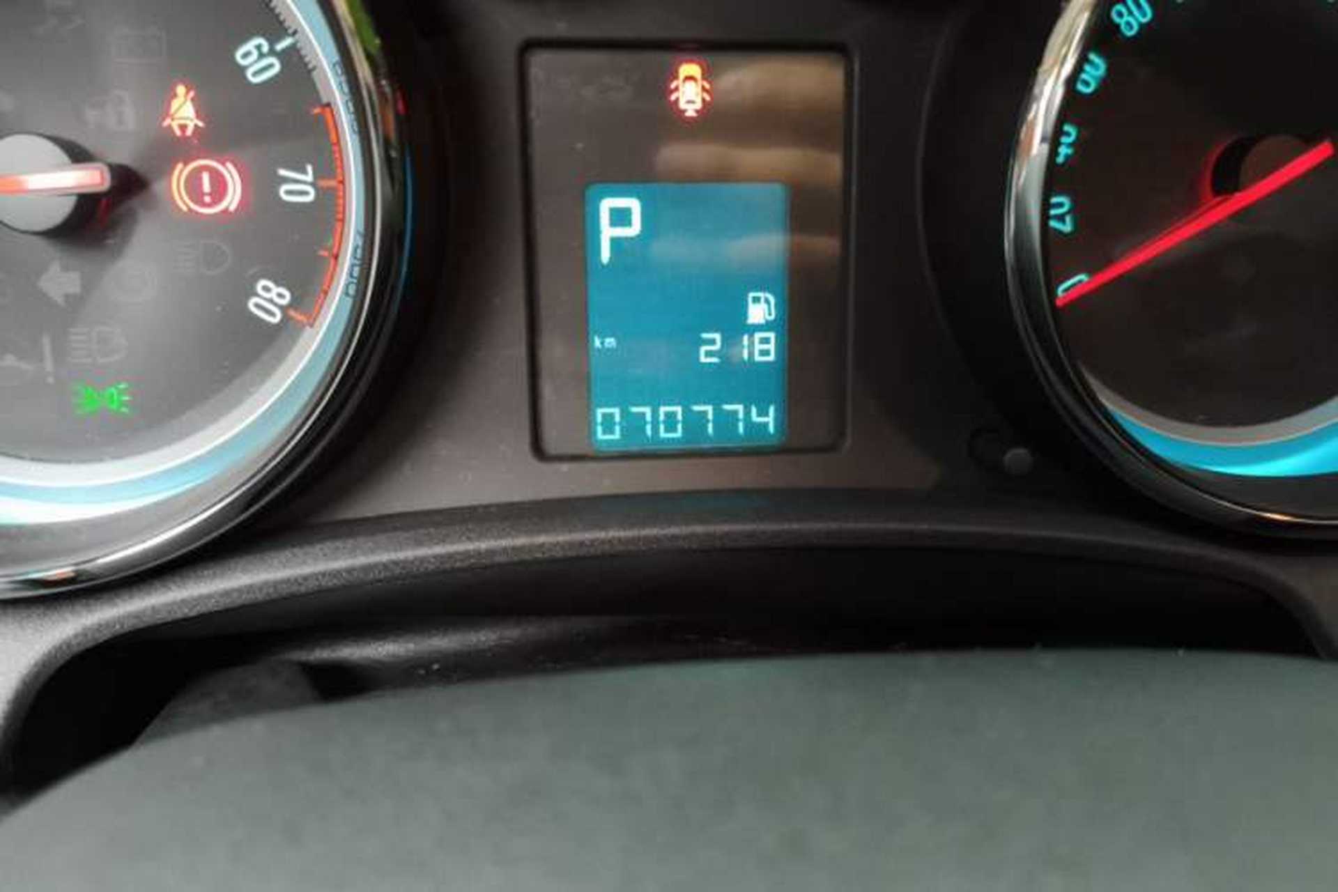 Used Buick GT 2014 XT 1.6T Automatic Fashion Sport Edition Odometer Close Up