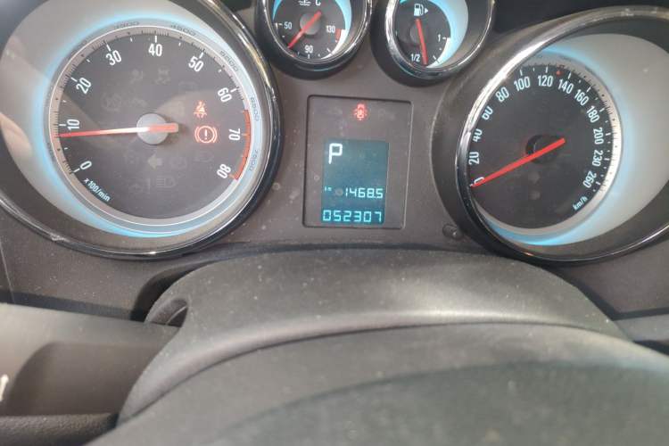 Used Buick GT 2014 XT 1.6L Automatic Fashion Edition Odometer Close Up
