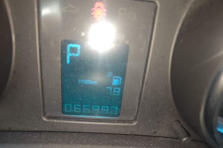 Used Buick GT 2014 XT 1.6L Automatic Comfort Edition Odometer Close Up