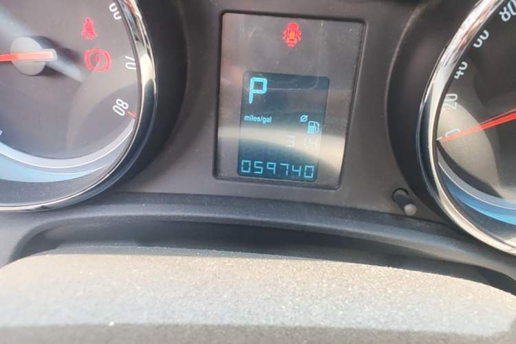 Used Buick GT 2014 XT 1.6L Automatic Fashion Edition Odometer Close Up