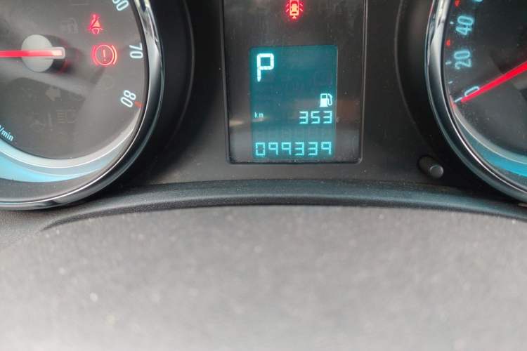 Used Buick GT 2014 XT 1.6L Automatic Fashion Edition Odometer Close Up