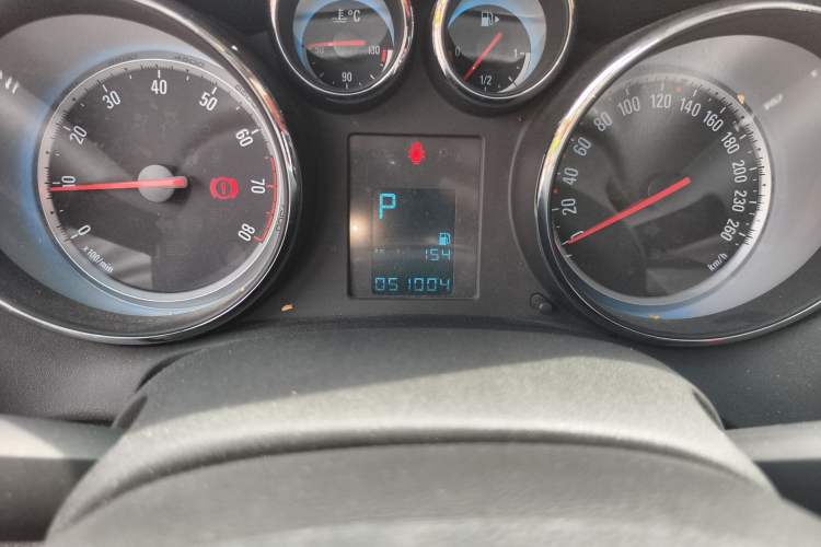 Used Buick GT 2014 XT 1.6L Automatic Fashion Edition Odometer Close Up