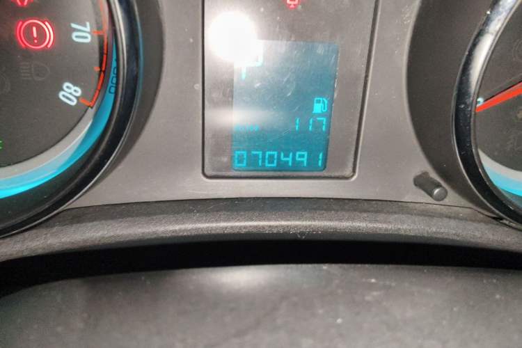 Used Buick GT 2014 XT 1.6L Automatic Fashion Edition Odometer Close Up