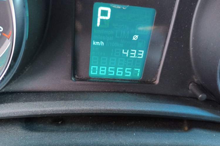 Used Buick GT 2014 XT 1.6L Automatic Fashion Edition Odometer Close Up