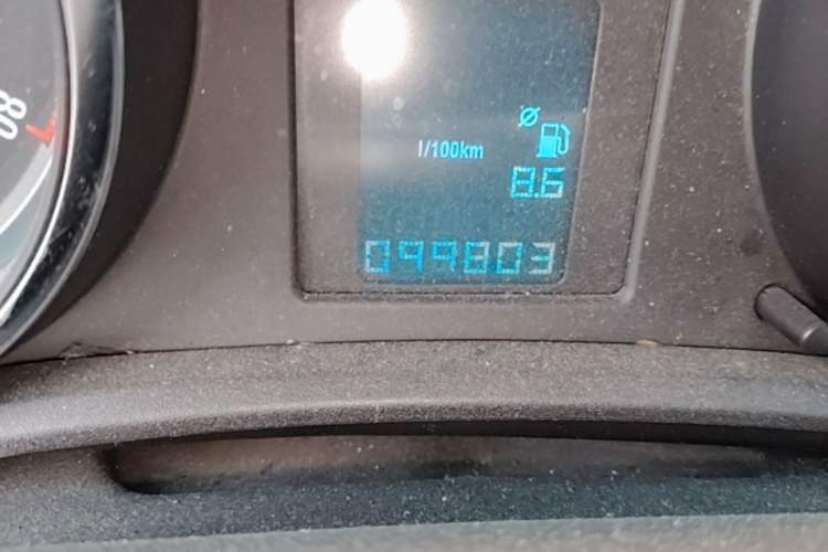 Used Buick GT 2014 XT 1.6L Manual Entry-Level Model Odometer Close Up